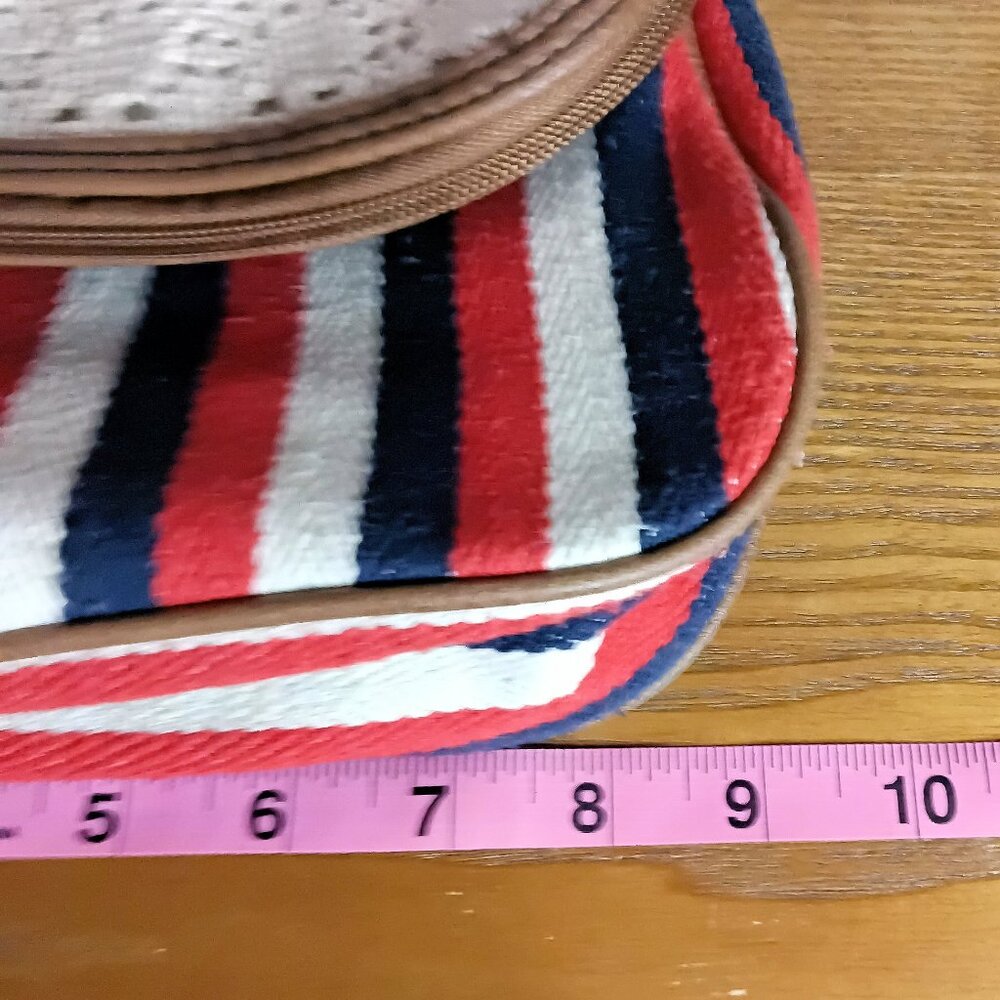 American Eagle Crossbody Bag - Picture 7 of 9